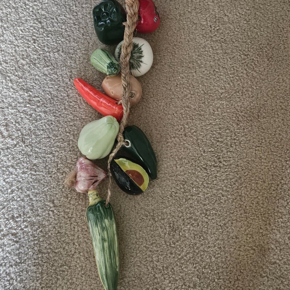 VINTAGE HANDPAINTED MEXICAN CERAMIC HANGING VEGETABLES VGGIES DECOR DISPLAY ART